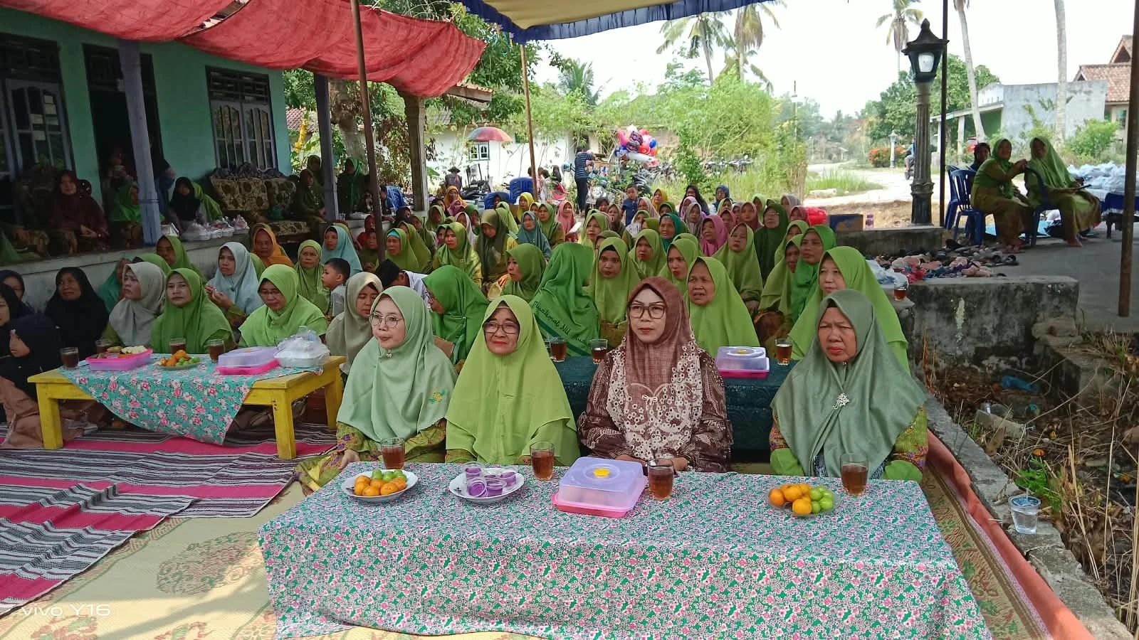 Gambar: Pererat Silaturahmi dan Tingkatkan Keimanan, Ketua TP PKK dan Kepala Desa Trimo Rejo Hadiri Pengajian Triwulanan